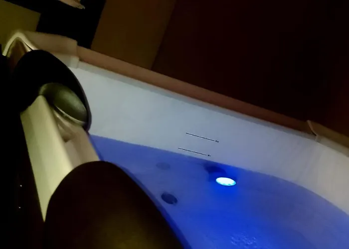 Jacuzzi Apartment