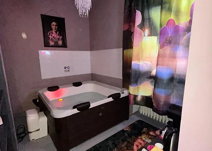 Апартаменты Jacuzzi Парма